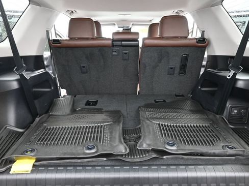 Used 2023 Toyota 4Runner Limited AWD/4WD image 9
