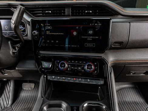 Used 2024 GMC Sierra 2500 AT4 w/ Technology Package image 24