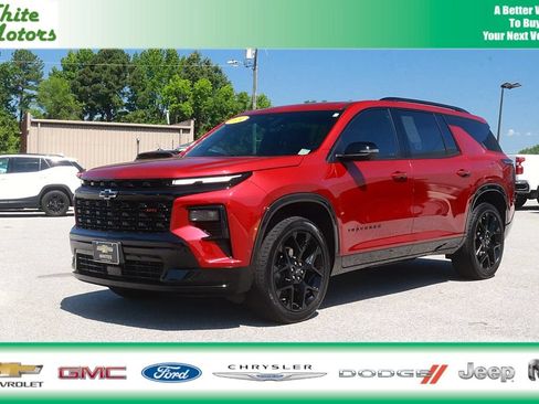 Used 2024 Chevrolet Traverse RS FWD image 1