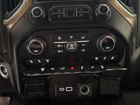 Used 2021 Chevrolet Silverado 3500 High Country image 23