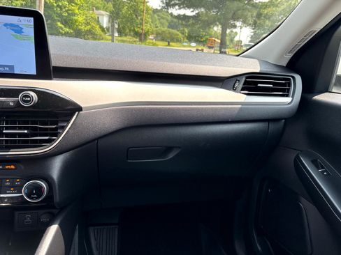 Used 2022 Ford Escape SEL w/ Technology Package image 31