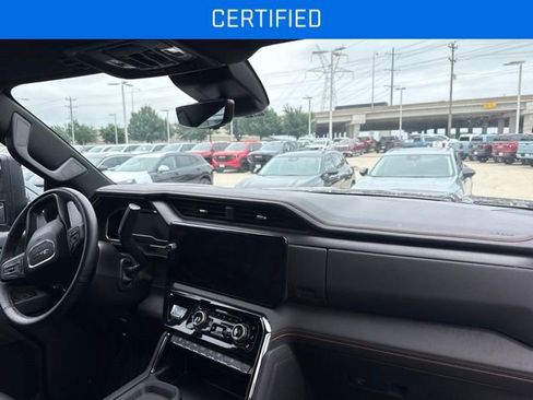 Used 2025 GMC Sierra 2500 AT4 w/ AT4 Premium Plus Package AWD/4WD image 11