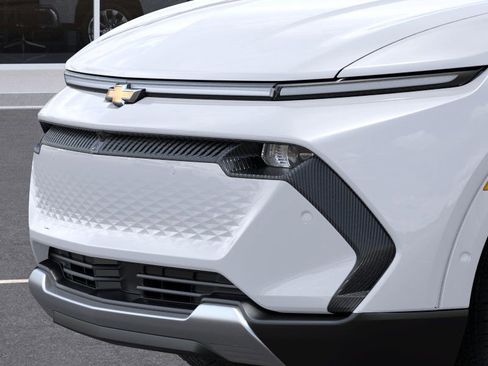 New 2025 Chevrolet Equinox EV LT image 37