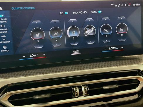 Used 2023 BMW M3 Competition AWD/4WD image 16