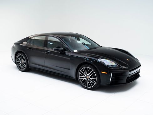 Certified 2026 Porsche Panamera image 7