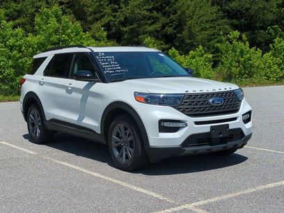 Certified 2023 Ford Explorer XLT w/ Equipment Group 202A