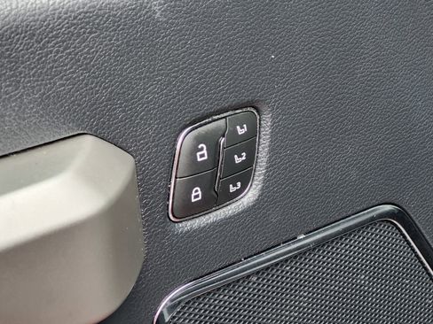 Used 2022 Ford F350 Lariat w/ Chrome Package image 23