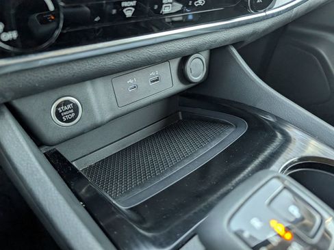 Used 2023 Nissan Rogue S image 22