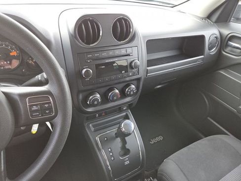 Used 2015 Jeep Patriot Sport FWD image 29