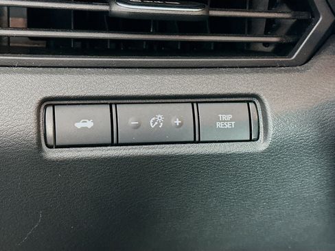 Used 2025 Nissan Altima 2.5 SV image 16