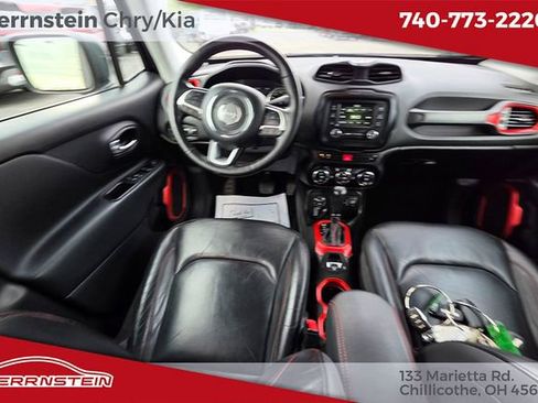 Used 2017 Jeep Renegade Trailhawk w/ Premium Trailhawk Package AWD/4WD image 11