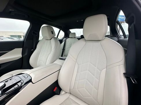 Certified 2025 BMW 530i image 10