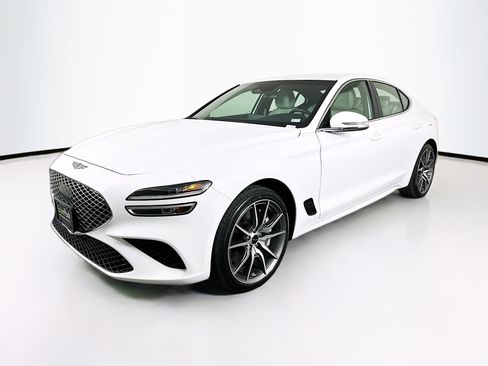 Used 2025 Genesis G70 2.5T image 3
