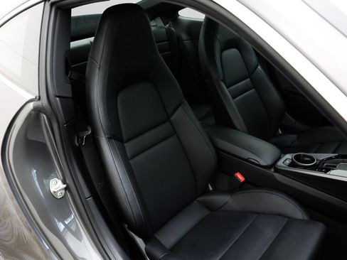 Used 2021 Porsche 911 Carrera RWD image 4