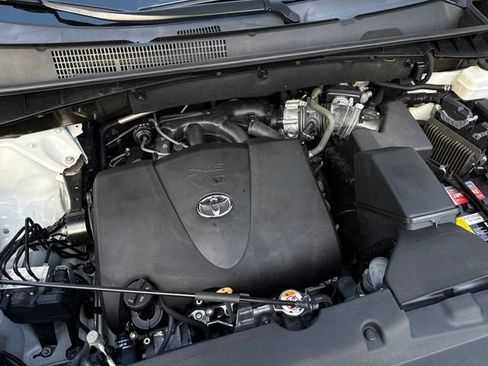 Used 2019 Toyota Highlander Limited Platinum AWD/4WD image 31
