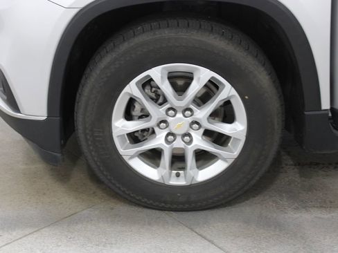 Used 2021 Chevrolet Traverse LT w/ LPO, Cargo Package AWD/4WD image 46