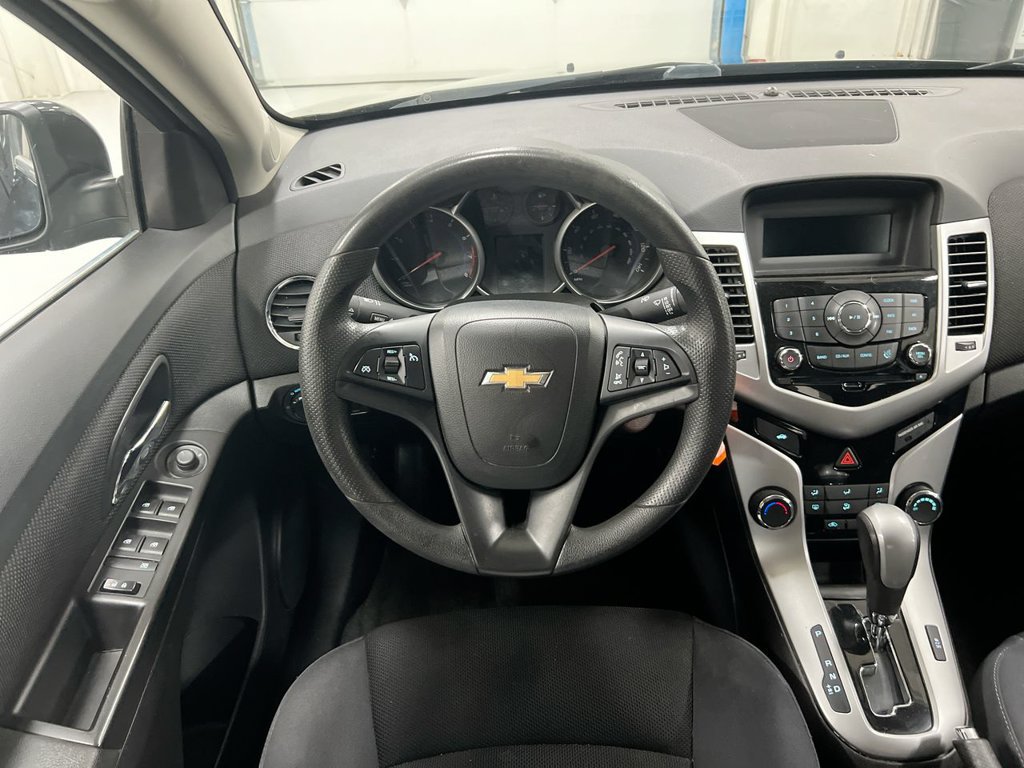 Used 2016 Chevrolet Cruze LT FWD image 11