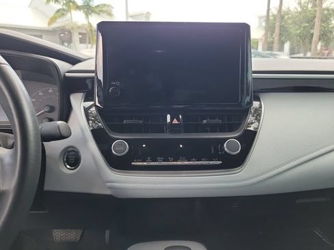 Used 2025 Toyota Corolla SE w/ Convenience Package FWD image 18