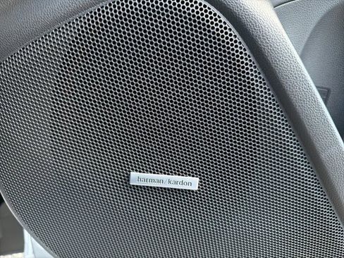 Used 2019 Subaru Forester Touring image 21