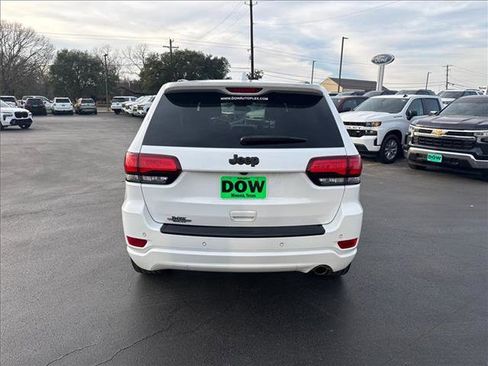 Used 2021 Jeep Grand Cherokee Laredo X image 9