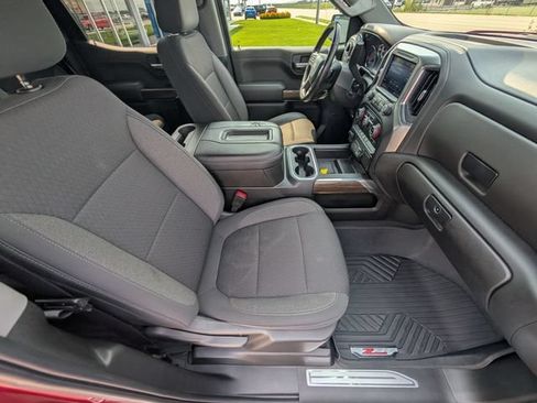 Used 2021 Chevrolet Silverado 1500 RST w/ LPO, Blackout Package AWD/4WD image 4