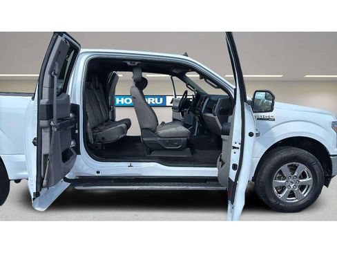 Used 2020 Ford F150 XLT w/ Equipment Group 302A Luxury AWD/4WD image 11