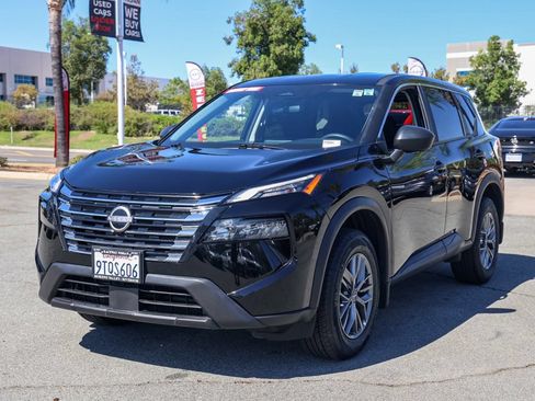 Used 2025 Nissan Rogue S AWD/4WD image 8