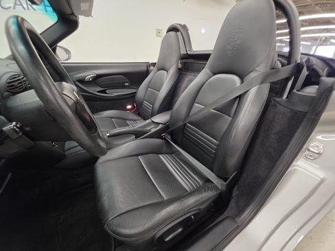 Used 2001 Porsche Boxster image 11