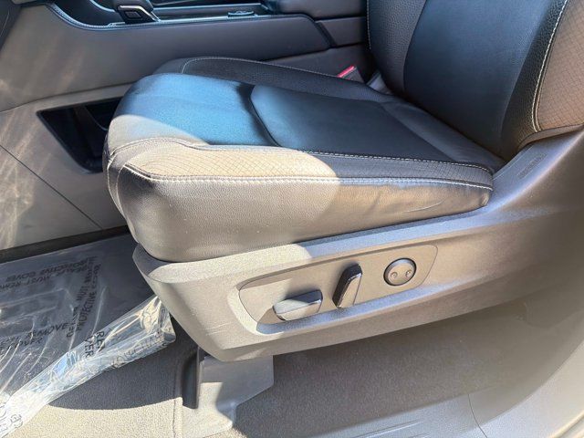Used 2023 Nissan Pathfinder SL AWD/4WD image 25