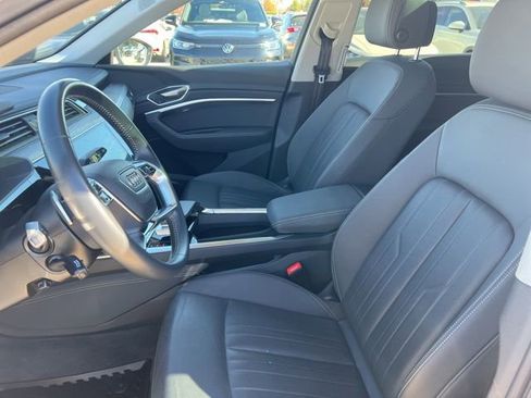 Used 2021 Audi e-tron Premium Plus w/ Premium Plus Package image 7