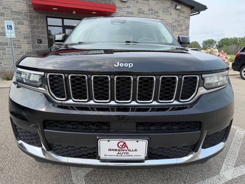 Used 2023 Jeep Grand Cherokee L Laredo AWD/4WD image 2