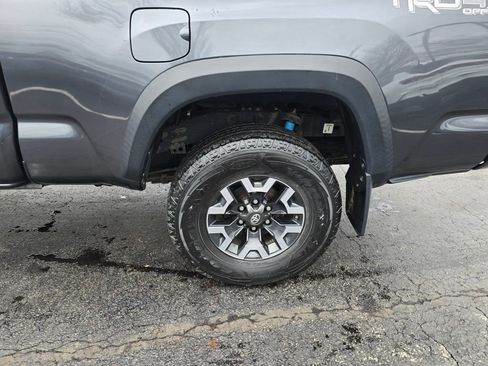 Used 2020 Toyota Tacoma TRD Off-Road w/ Technology Package image 4