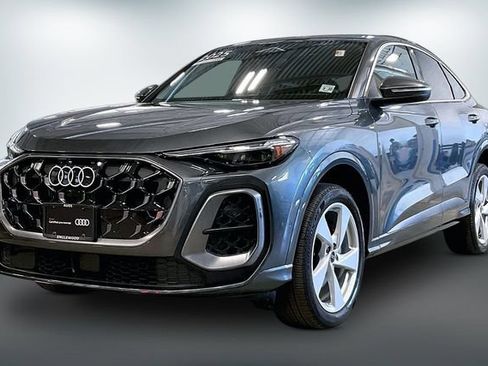 Used 2025 Audi Q5 Premium Plus w/ Premium Plus AWD/4WD image 2