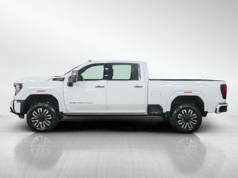 Used 2025 GMC Sierra 3500 Denali Ultimate AWD/4WD image 2