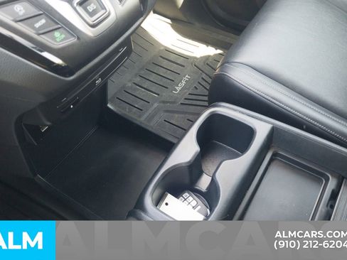 Used 2024 Honda Odyssey Touring image 11