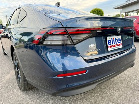 Used 2025 Honda Accord SE image 11