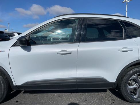 Used 2025 Ford Escape ST-Line image 39