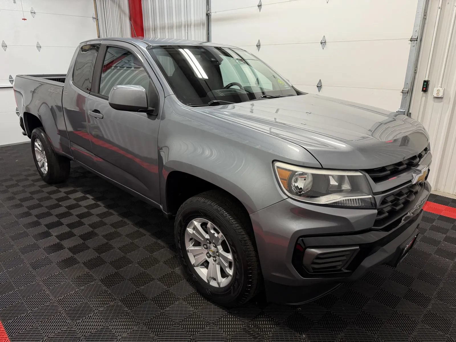 Used 2022 Chevrolet Colorado LT w/ Fleet Safety Package RWD image 5