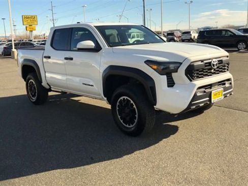 Used 2024 Toyota Tacoma TRD Off-Road image 2