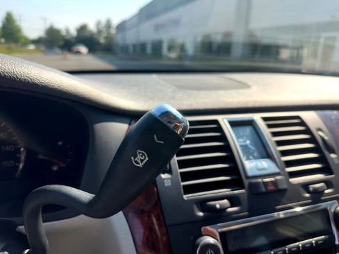 Used 2006 Cadillac DTS w/ Sun And Sound Package image 20