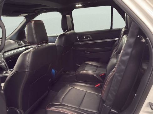 Used 2018 Ford Explorer Sport w/ Equipment Group 401A AWD/4WD image 13