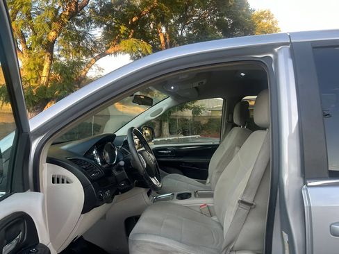 Used 2012 Dodge Grand Caravan Crew image 9