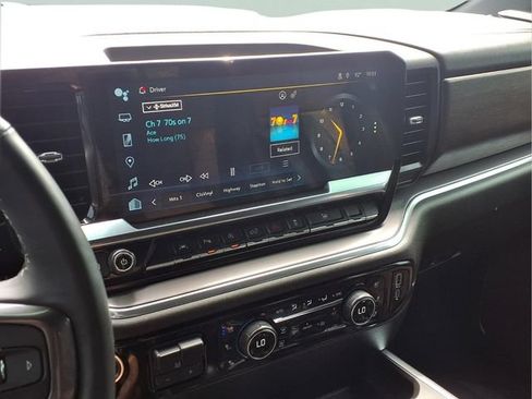 Used 2024 Chevrolet Silverado 1500 High Country w/ High Country Premium Package AWD/4WD image 6