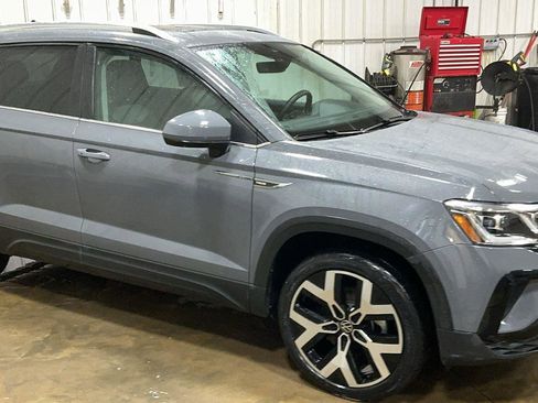 Used 2022 Volkswagen Taos SEL image 4