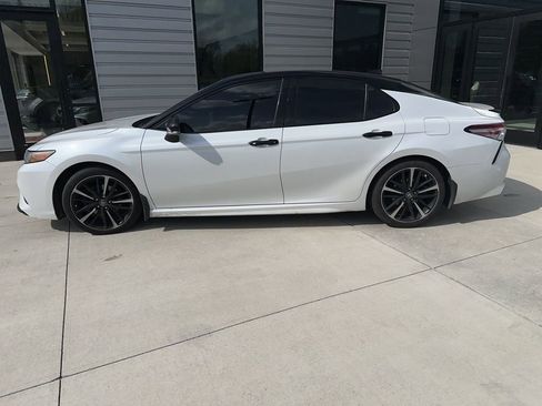 Used 2019 Toyota Camry XSE w/ Navigation Package FWD image 8