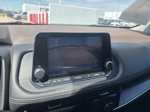 Used 2022 Nissan Rogue SV FWD image 13