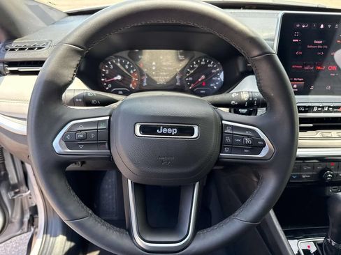 Used 2025 Jeep Compass Limited AWD/4WD image 20