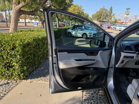 Used 2018 Honda Odyssey EX-L image 9
