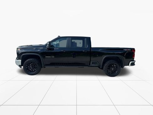 Used 2025 Chevrolet Silverado 2500 LT w/ Safety Package AWD/4WD image 4