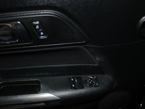 Used 2016 Ford Mustang Coupe image 9